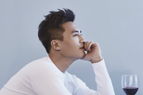 电视剧《东八区的先生们》张翰转型当导演?经超杜淳黄宥明主演?
