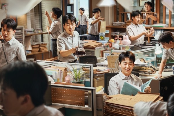 《平凡之路》编剧陈彤和文哥搭档导演刘进?电视剧故事剧情介绍?