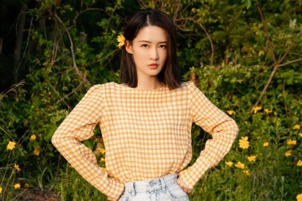 年代剧《梦中的那片海》李沁饰演女主佟晓梅?演员李沁作品介绍?