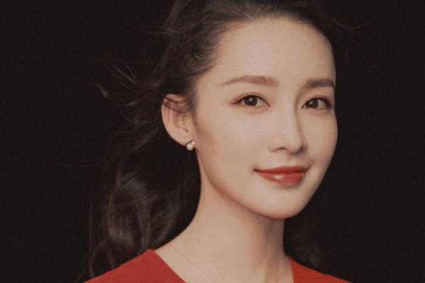 《梦中的那片海》高度还原时代背景人物特点?肖战李沁第5次合作?