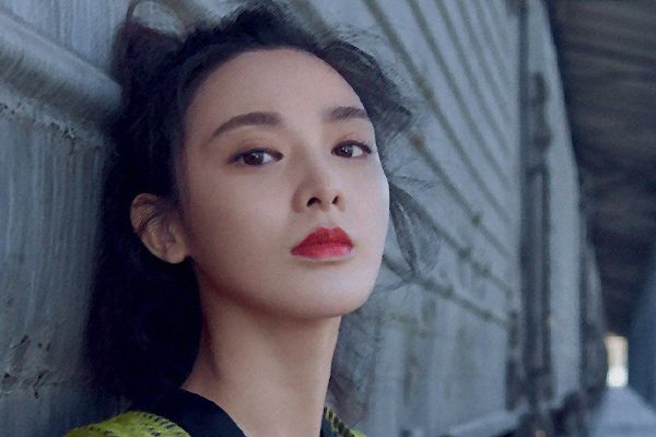 《春闺梦里人》演员彭小苒饰演天才少女季曼?邂逅霸道侯爷宁钰轩?