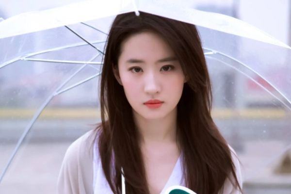 《去有风的地方》电视剧播出时间平台?青年演员刘亦菲李现主演?
