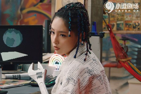 《破事精英》胡强妻子是虚拟伴侣还是离家出走?胡强有感情线吗?