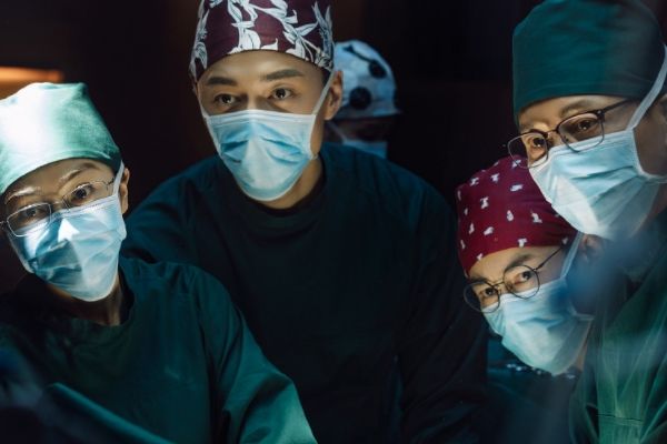 《关于唐医生的一切》唐佳瑜是刘沣的前女友?28个案例展开故事?