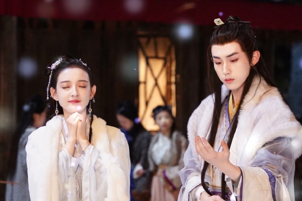 电视剧《百灵潭》郭俊辰康宁上演人妖之恋?单元式演绎爱恨嗔痴?