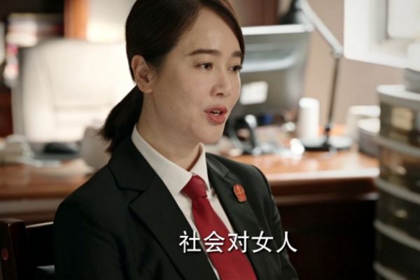 《底线》法官唐薇和陈涛为何要离婚?唐薇隐藏多年的秘密是什么?