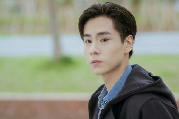 《超时空罗曼史》向秦羽有人物原型吗?向秦羽和金阿银最终结局?
