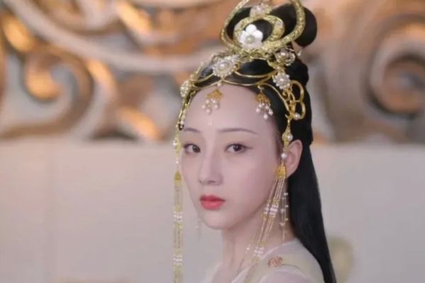 《沉香如屑》颜淡被萤灯打回菡萏原形?萤灯入魔结局灰飞烟灭?