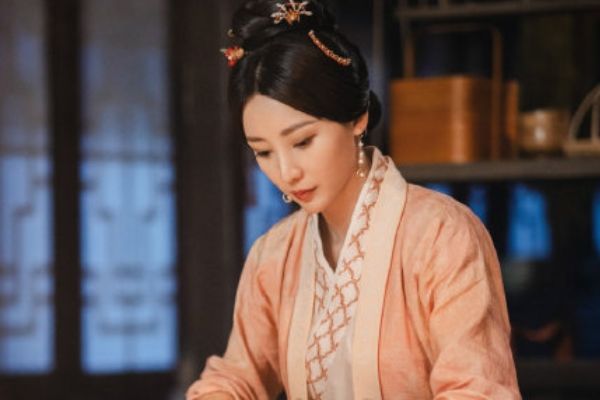 古装剧《梦华录》孙三娘是谁扮演的?演员柳岩演艺经历主要作品?