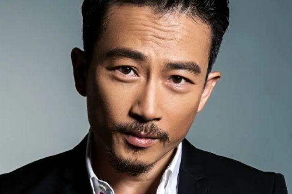 《拜托了！8小时》张浩成对叶天做了什么?扮演者赵滨的个人资料?