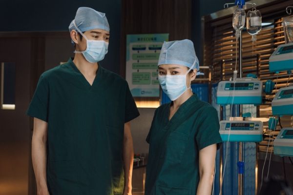 《关于唐医生的一切》唐佳瑜受同事排挤?以女医生为出发点有优势?