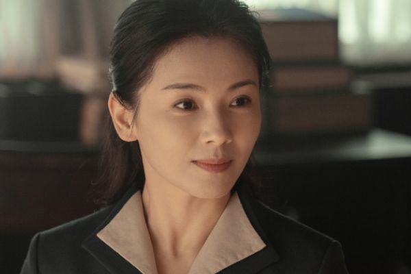 《欲晓东方》电视剧故事剧情介绍?女主纪南音扮演者刘涛个人资料?