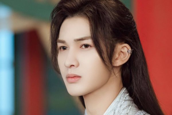 《星河长明》多位编剧共同改编小说?彭小苒再穿红妆梦回东宫?