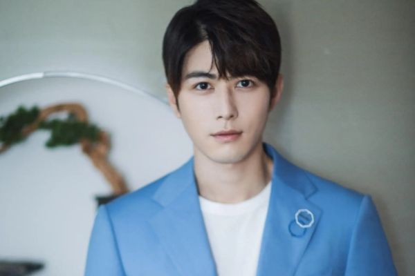 《不远的未来》讲述了什么故事?主演陈学冬宋轶演过哪些电视剧?