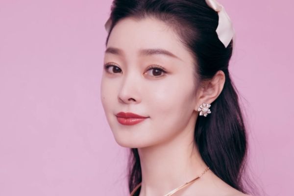 《不远的未来》讲述了什么故事?主演陈学冬宋轶演过哪些电视剧?
