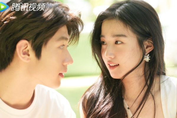 《时光与他，恰是正好》主要演员人物角色关系?吴俊霆作品介绍?