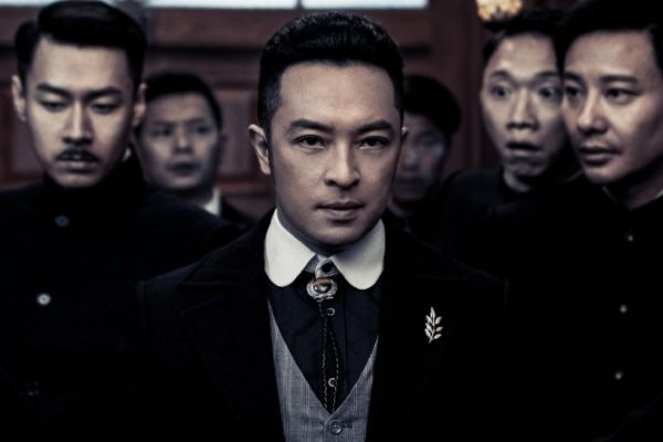 《薄冰》故事剧情和《潜伏》类似?男女主彭冠英陈钰琪作品介绍?