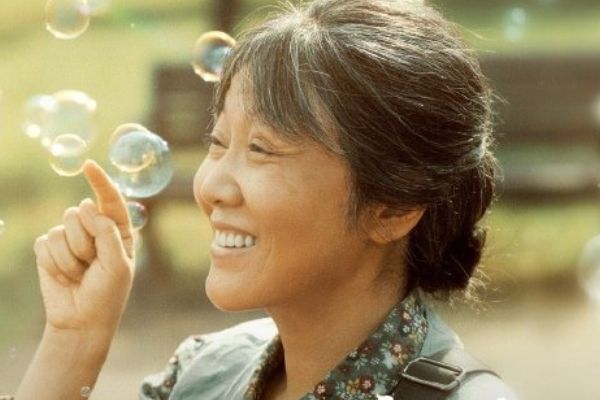 《外婆的新世界》闫妮饰演双胞胎姐妹?邓恩熙张瑶人物角色关系?